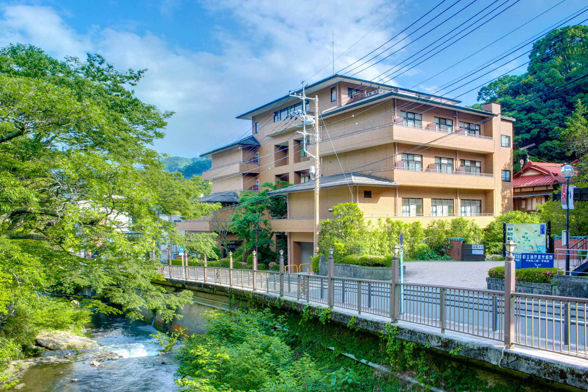 Yugawara Mizunokaori Hotel Buitenkant foto